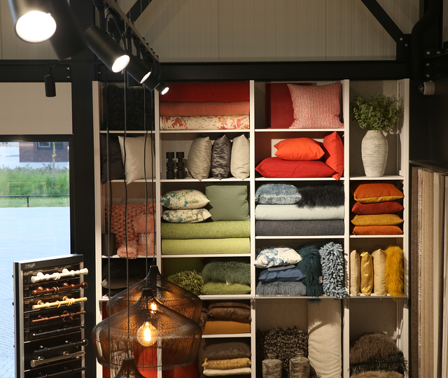 LEDVANCE TRACKLIGHT SPOT luminaires were used for general but also for accent lighting